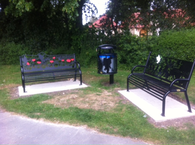 -ww1__and__ww2_commemorative_benches_-_june_2016